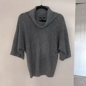 AGB women’s top size small